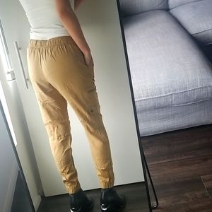 Banana Republic cargo pants size S